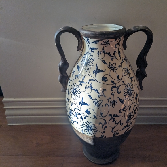 Tall Vase - Picture 8 of 13